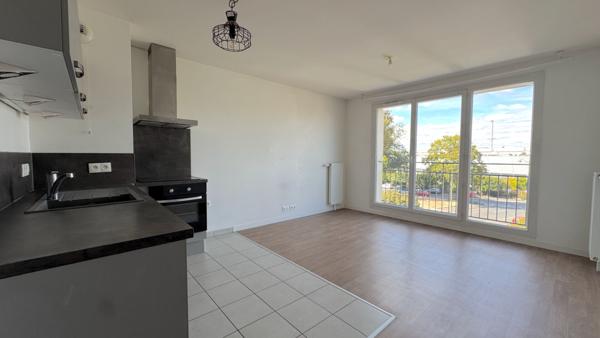 Appartement Corbeil Essonnes 2 pièce(s) - Place de parking en sous-sol