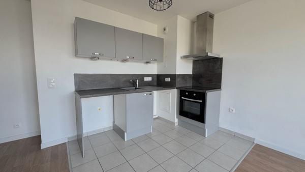 Appartement Corbeil Essonnes 2 pièce(s) - Place de parking en sous-sol