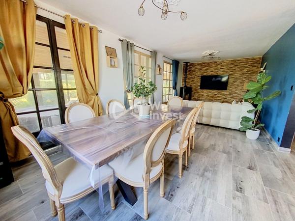 Propriété de 226m2 sur un terrain de 3 000 m2