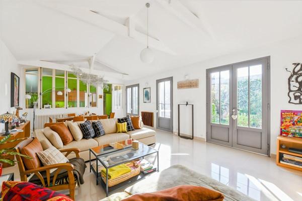 Belle maison contemporaine de 145 m2 + 100 m2  et jardin proche Nansouty