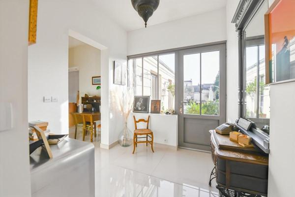 Belle maison contemporaine de 145 m2 + 100 m2  et jardin proche Nansouty