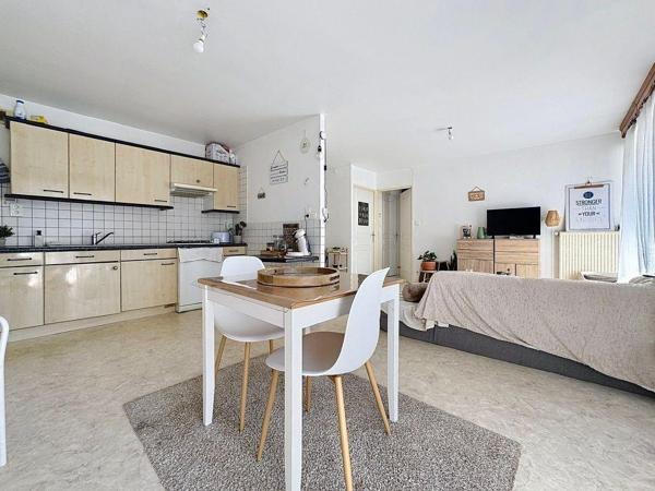 joli T2 avec double balcon et garage