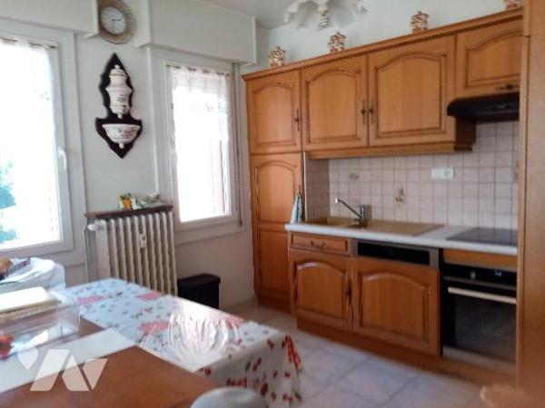 Résidence le PANORAMIC, 7ème étage ascenseur , appartement F4, 88 m² , balcon, garage , expo sud