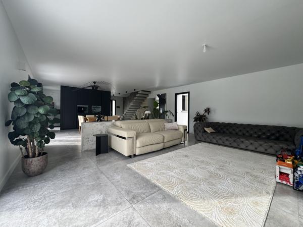 Maison de 167 m2 sur 557 m2 de terrain