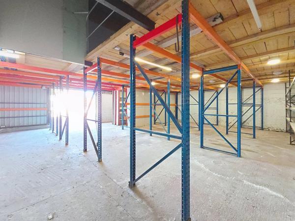 Location Bureau 10 pièces 257 m2 à Saint-Quentin