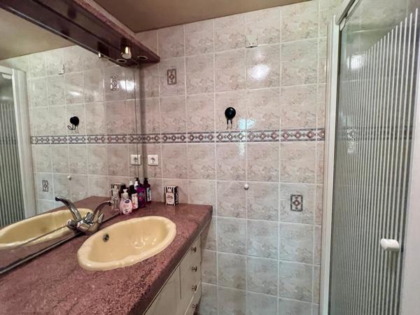 Magnifique Maison proche tous commerce avec Studio et rente  - Route d'Aizenay -