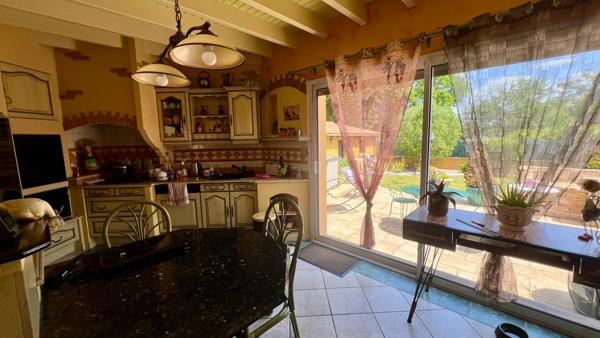 Magnifique Maison proche tous commerce avec Studio et rente  - Route d'Aizenay -