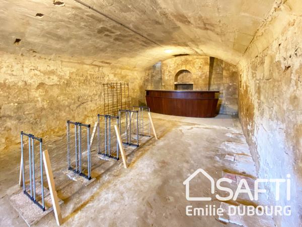 Maison en pierre de 282m² - 8 pièces