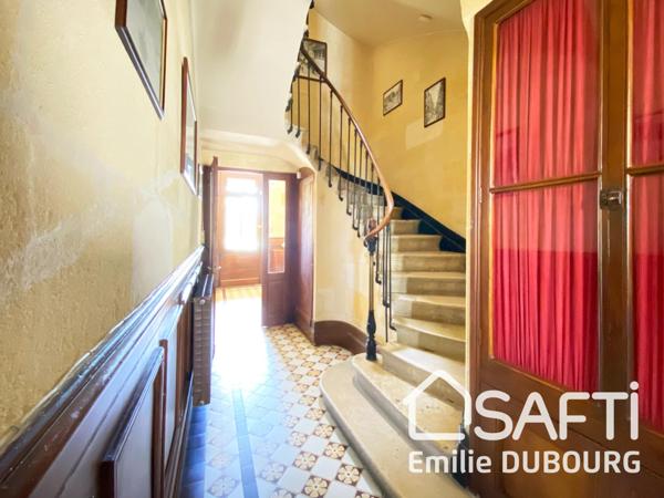Maison en pierre de 282m² - 8 pièces