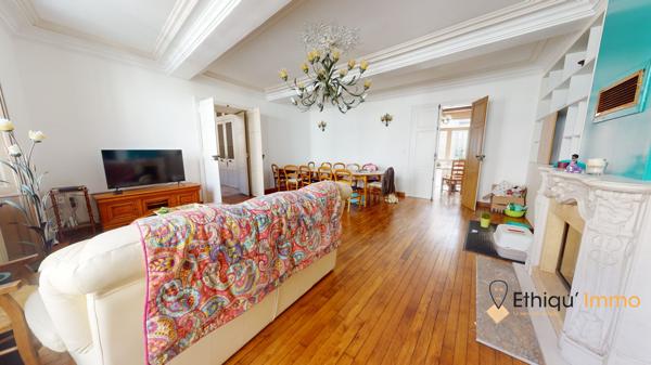 maison de maître 270 m2  plein coeur de bar-sur-aube grange terrasse cour intérieure
