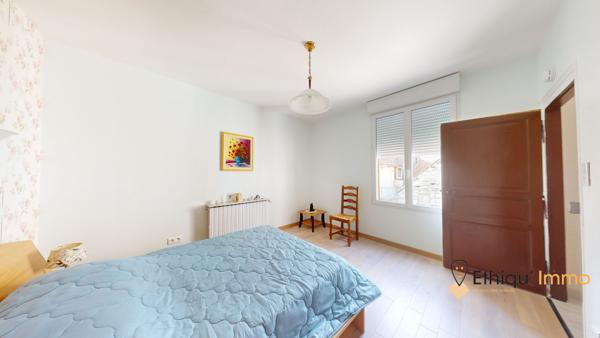 maison de maître 270 m2  plein coeur de bar-sur-aube grange terrasse cour intérieure