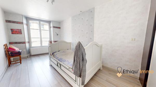 maison de maître 270 m2  plein coeur de bar-sur-aube grange terrasse cour intérieure