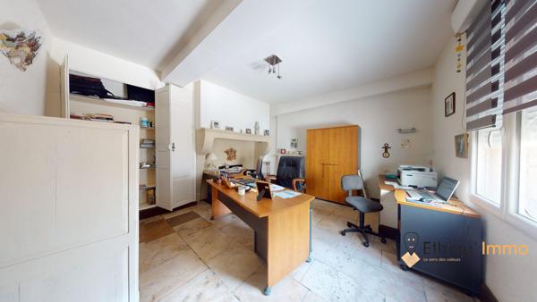 maison de maître 270 m2  plein coeur de bar-sur-aube grange terrasse cour intérieure