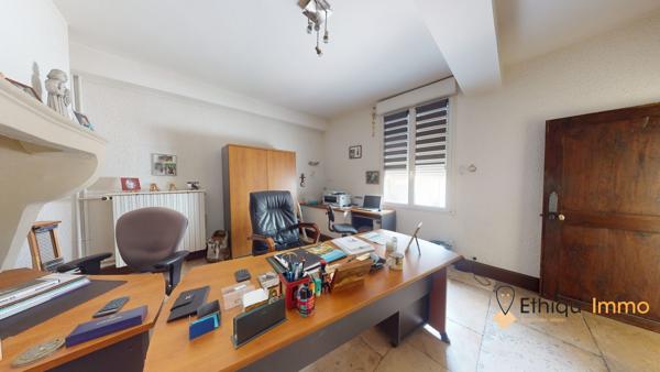 maison de maître 270 m2  plein coeur de bar-sur-aube grange terrasse cour intérieure