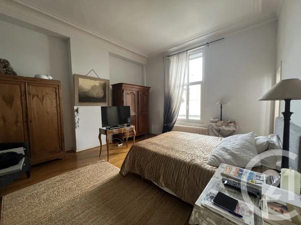 Maison à vendre  8 pièces - 271,72 m 2   ST QUENTIN  - 02