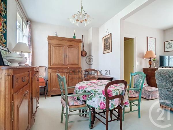 Immeuble à vendre  134 m 2   CREPY EN VALOIS  - 60