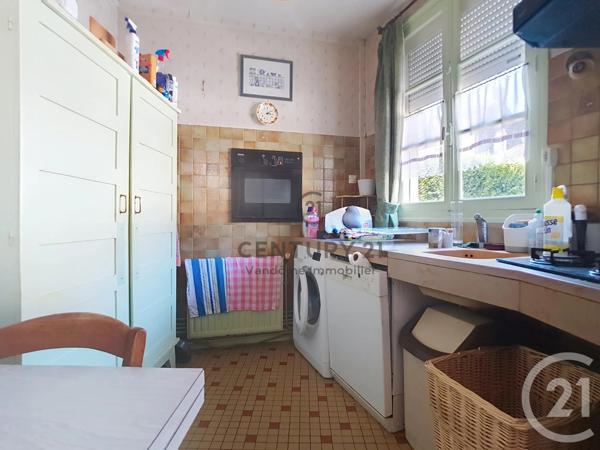 Immeuble à vendre  134 m 2   CREPY EN VALOIS  - 60