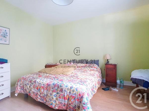 Immeuble à vendre  134 m 2   CREPY EN VALOIS  - 60