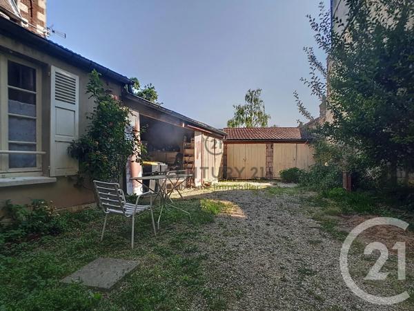 Immeuble à vendre  134 m 2   CREPY EN VALOIS  - 60