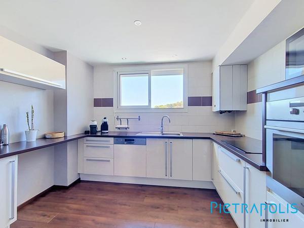 SETE: Quartier Corniche, Appartement T3 de 68.18m², Terrasse vue Mer, Cave