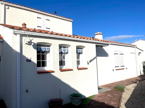 Maison T4 de 93 m² hab. avec piscine