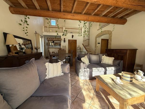 Meyrargues (13650) Maison 170m2 sur un terrain de 4000m2 piscine et garage