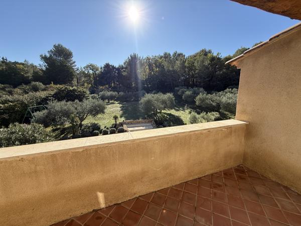 Meyrargues (13650) Maison 170m2 sur un terrain de 4000m2 piscine et garage