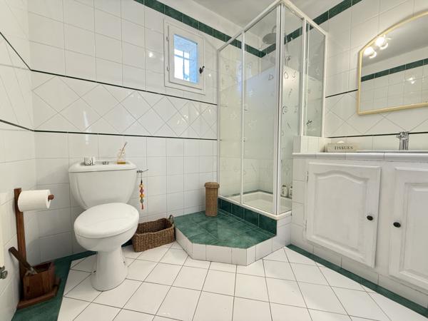 Meyrargues (13650) Maison 170m2 sur un terrain de 4000m2 piscine et garage