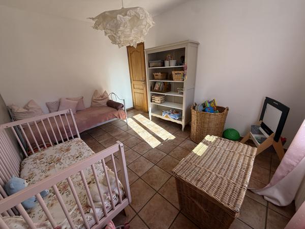 Meyrargues (13650) Maison 170m2 sur un terrain de 4000m2 piscine et garage