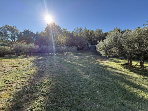 Meyrargues (13650) Maison 170m2 sur un terrain de 4000m2 piscine et garage