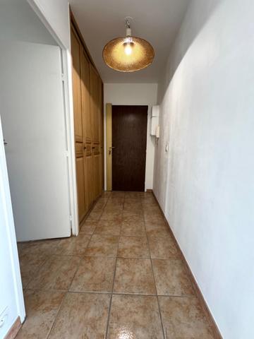 Bel appartement de 3 pièces + Balcons + Pkg + Cave...