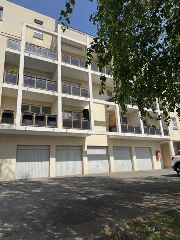 Bel appartement de 3 pièces + Balcons + Pkg + Cave...