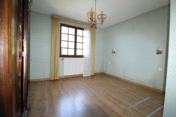 CHOLET LE PLESSIS, MAISON 5 CHAMBRES SUR SOUS-SOL TOTAL