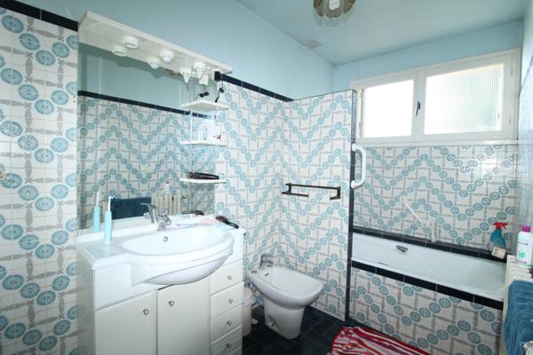 CHOLET LE PLESSIS, MAISON 5 CHAMBRES SUR SOUS-SOL TOTAL