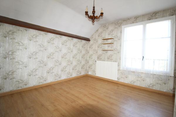 CHOLET LE PLESSIS, MAISON 5 CHAMBRES SUR SOUS-SOL TOTAL