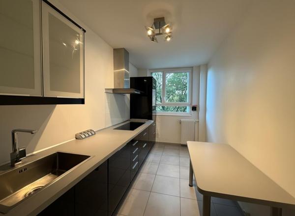 Appartement familial de 96 m², 3 chambres, balcon, parking et tennis