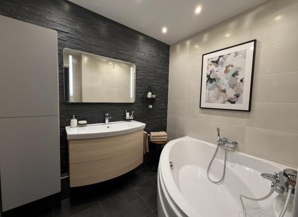 Appartement familial de 96 m², 3 chambres, balcon, parking et tennis