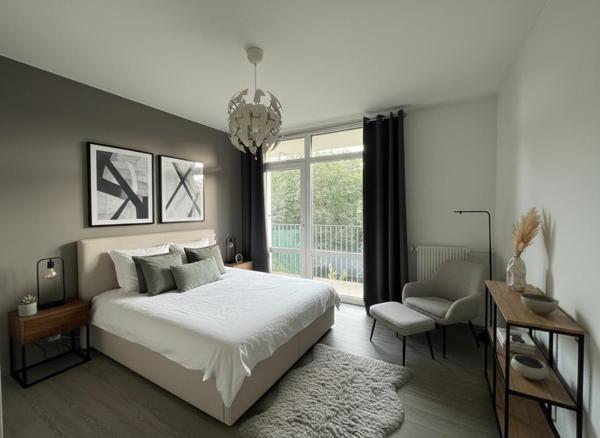 Appartement familial de 96 m², 3 chambres, balcon, parking et tennis