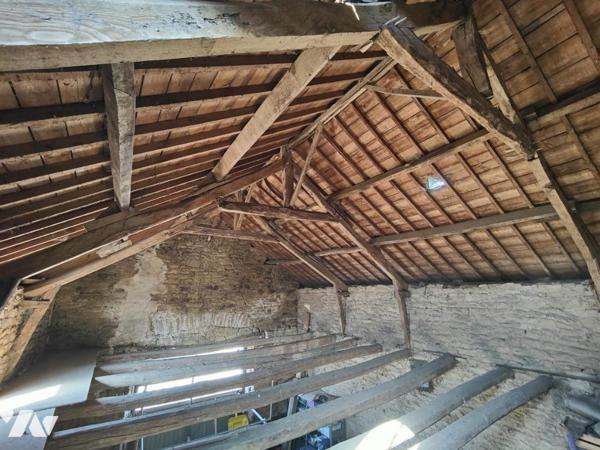 THEIX NOYALO. Longère à rénover.