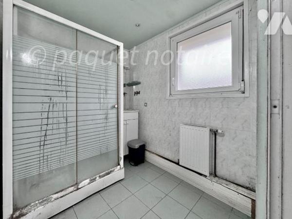 Maison individuelle
Comprenant entrée, cuisine ouverte sur séjour. Accès sur la terrasse de 15...