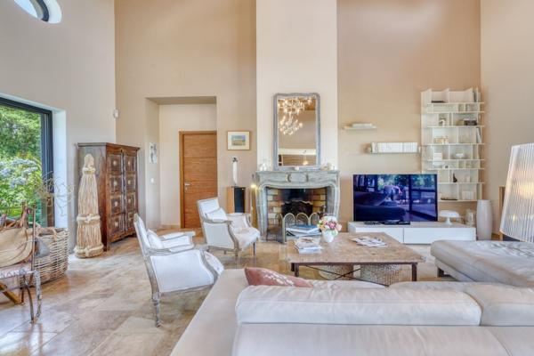 Vente Villa de luxe Aups 6 Pièces 261 m²