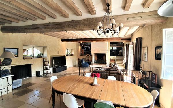 Maison à vendre    8 pièces •  Brie-Comte-Robert