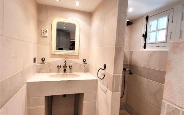 Maison à vendre    8 pièces •  Brie-Comte-Robert