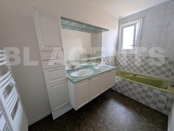 SPAY - maison - 4 chambres - très bien entretenue et soignée