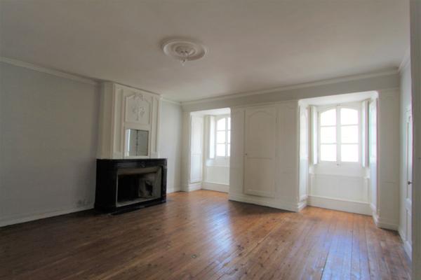 A Louer - Nantes Cathedrale - Appartement Bourgeois 6 Pièces De 204.02 M²
