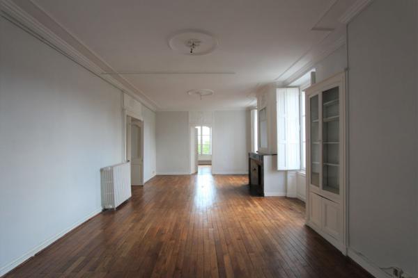 A Louer - Nantes Cathedrale - Appartement Bourgeois 6 Pièces De 204.02 M²