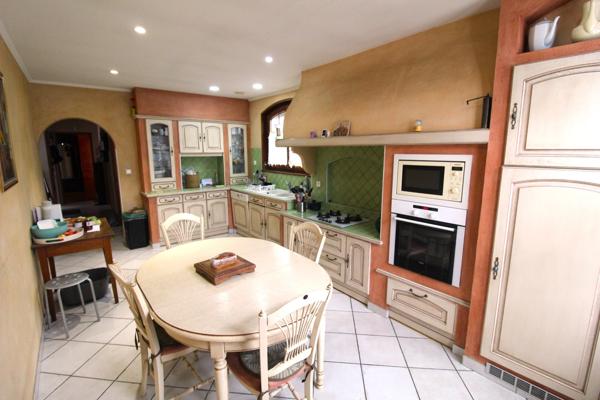 Maison individuelle de 127 m² avec sous sol total equipé et atelier terrain 547 m²