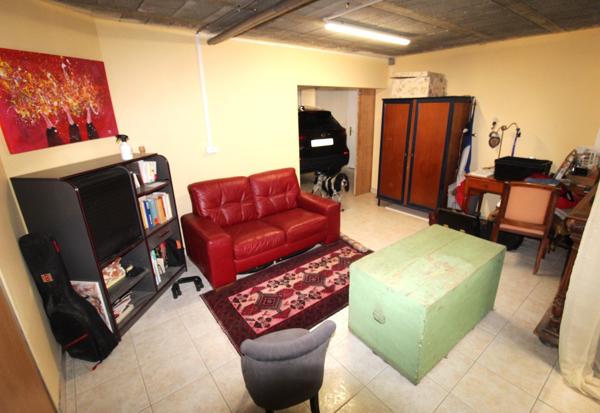 Maison individuelle de 127 m² avec sous sol total equipé et atelier terrain 547 m²