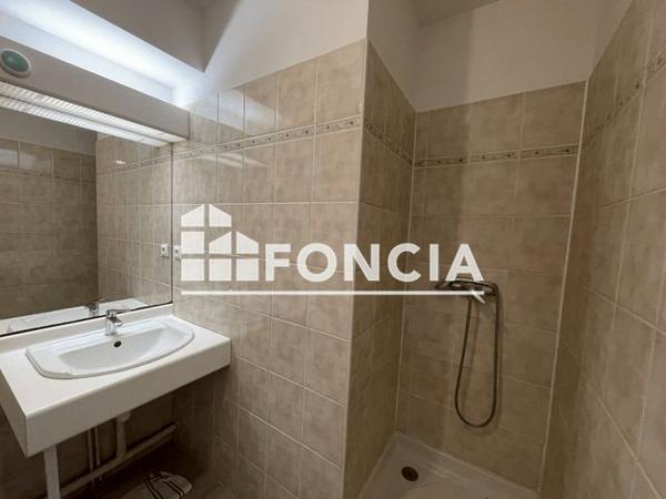 Location Appartement 2 pièces 32.8 m² - RUE H.BATAILLE/AV JEAN JAURES Nimes 30900