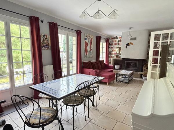 Vente                                                      Maison
                        
                     6 pièces                      97 m2                     à Crépy-en-Valois